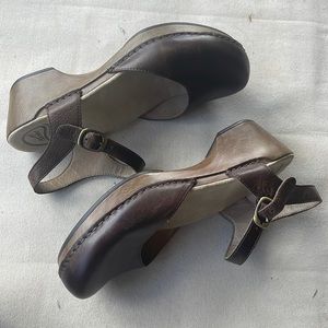 Dansko women’s sam Mary Jane brown leather sandals closed toe size 9 (40)